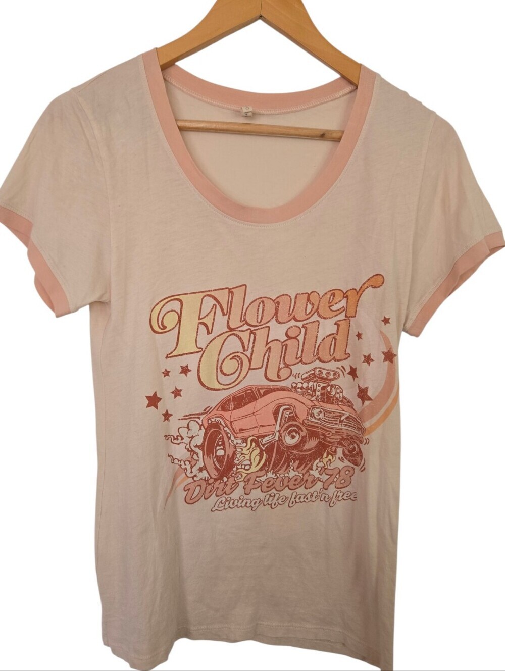 🌸 Spell “Flower Child” Graphic Tee Small🌸 - Picture 2 of 5